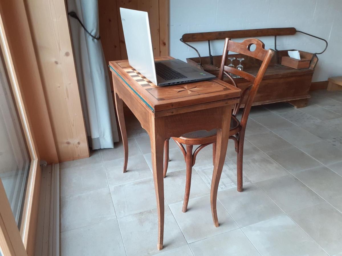 Romont Les Abeilles Bed & Breakfast エクステリア 写真